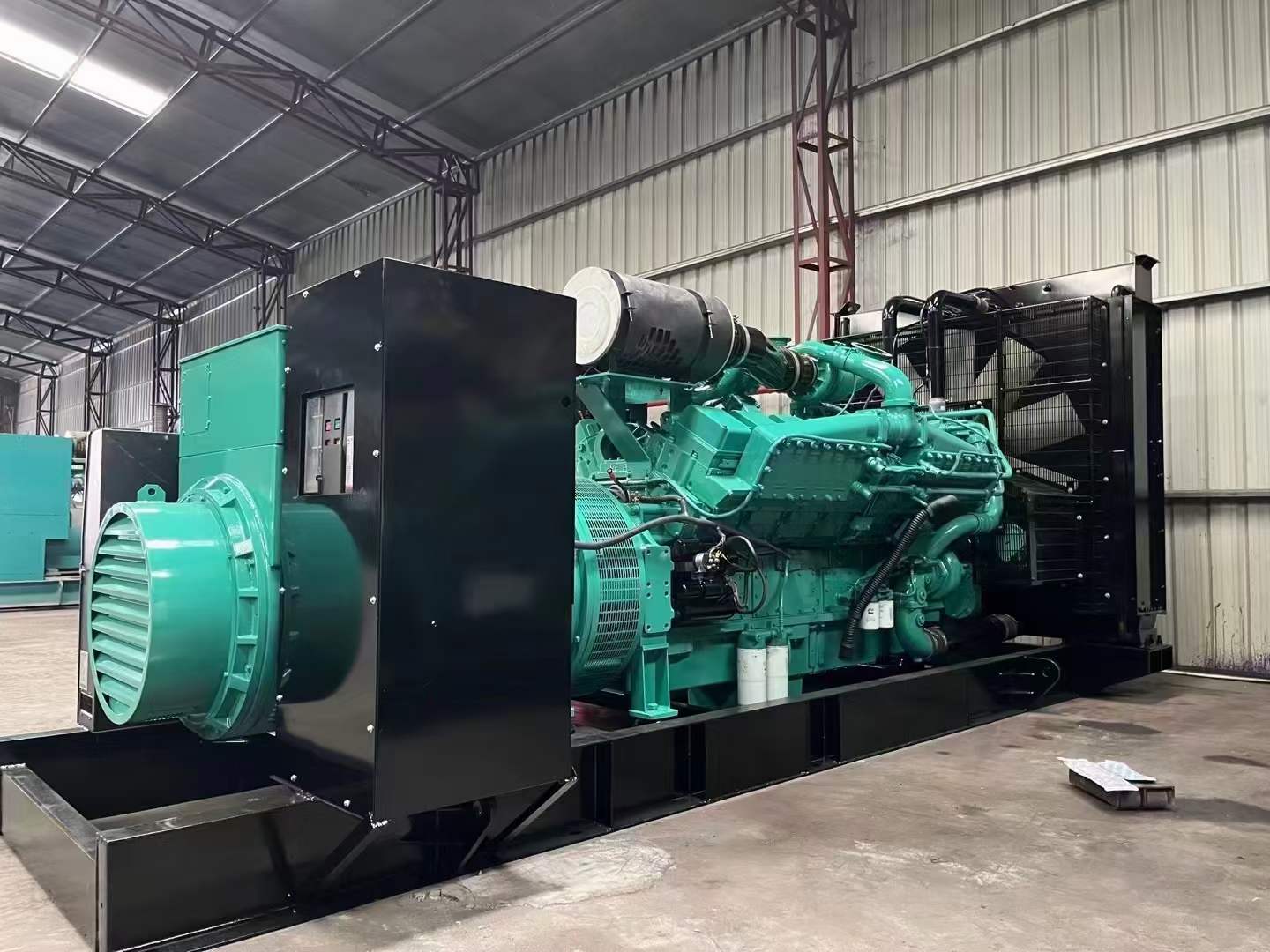 方山如何降低 800kW 柴油发电机输出电流的波动？